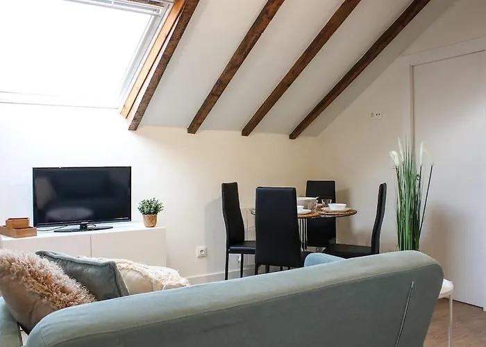 Designer Duplex In The Center *